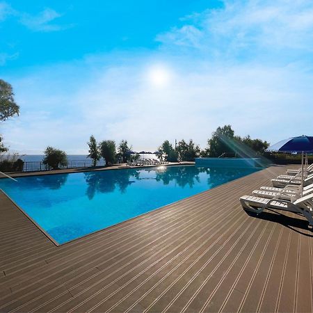 Il Pampaleone Glamping And Resort أتشيريالي المظهر الخارجي الصورة