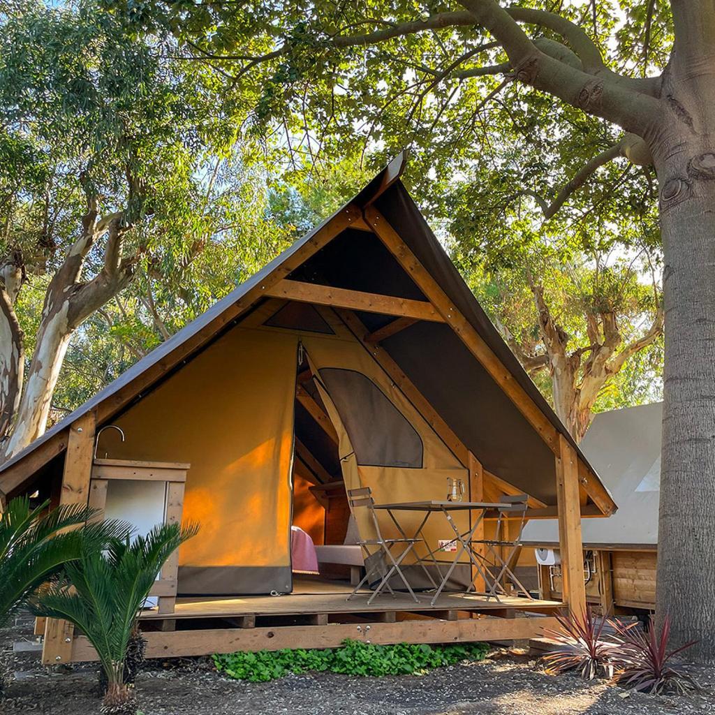 Il Pampaleone Glamping And Resort أتشيريالي المظهر الخارجي الصورة