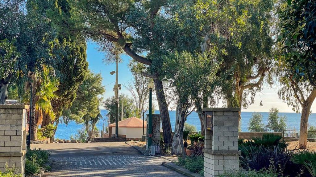 Il Pampaleone Glamping And Resort أتشيريالي المظهر الخارجي الصورة