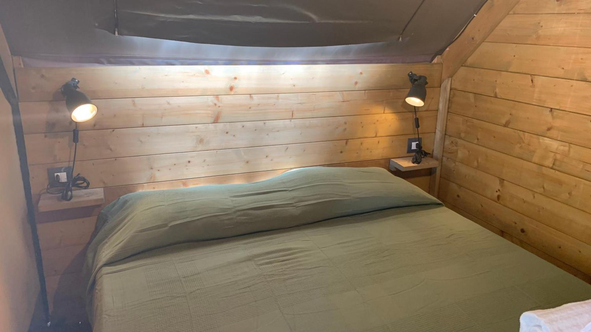 Il Pampaleone Glamping And Resort أتشيريالي الغرفة الصورة