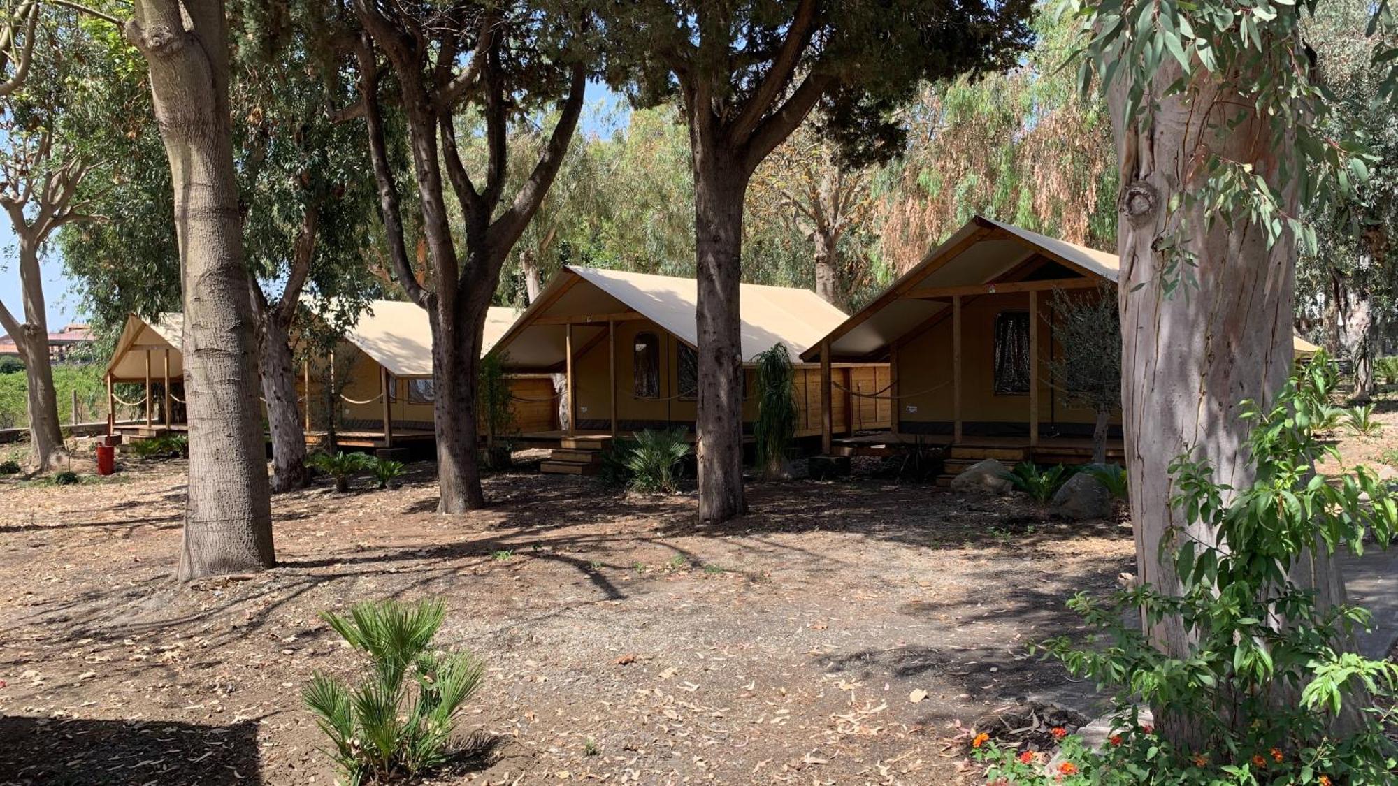 Il Pampaleone Glamping And Resort أتشيريالي المظهر الخارجي الصورة